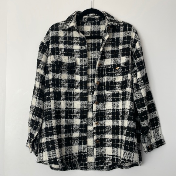 Jackets & Blazers - LUC-CE Plaid shirt shacket S/M